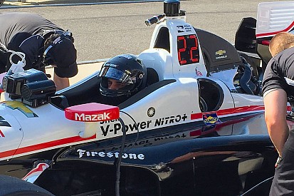 Sato lidera, Montoya en Top 10