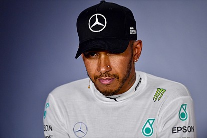 У Mercedes назвали «ручною гранатою» слова Екклстоуна про Хемілтона
