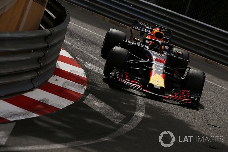 Por vitória, chefe diz que teria deixado Ricciardo quebrar