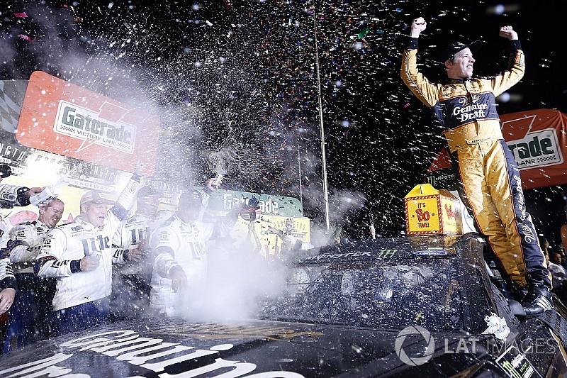 Кеселовски впервые в сезоне выиграл гонку NASCAR