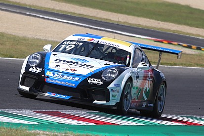 Carrera Cup Italia: Mosca si frattura una gamba tamponando Stefanelli