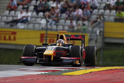 GP2 у Сільверстоуні: Гаслі – найшвидший у практиці