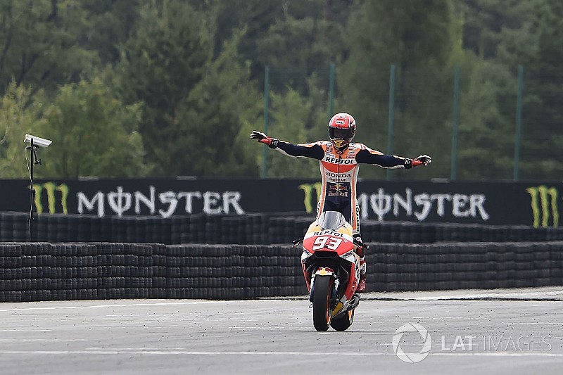 Brno MotoGP: Yarışın en iyi fotoğrafları