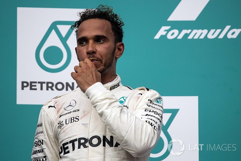 Hamilton: Mercedes'e Japonya'da neye ihtiyacım olduğunu söyledim