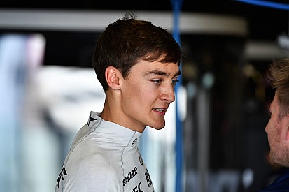 Szintet lép a Mercedes támogatottja, George Russel