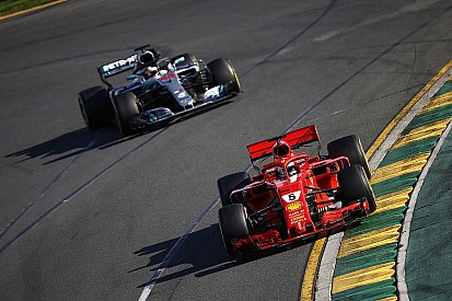 Hamilton ungkap alasan kendurkan tekanan lawan Vettel