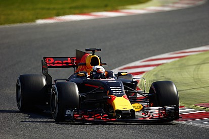 Ricciardo : Les pneus durs "ne seront bons pour personne" à Barcelone