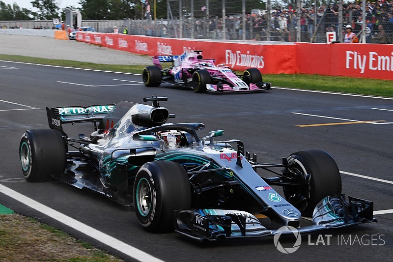Хэмилтон связал скорость Mercedes в Барселоне с теплой погодой
