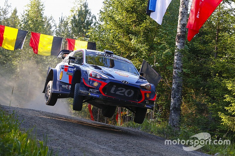 Neuville closing on new Hyundai WRC contract