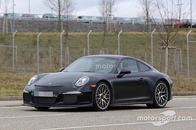Porsche 911 R zonder vermomming gespot op de openbare weg
