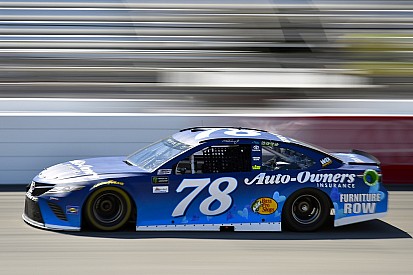 Truex wins incident-free second stage at Richmond