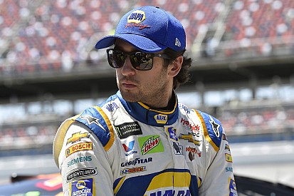 Chase Elliott no halló ayuda en Talladega
