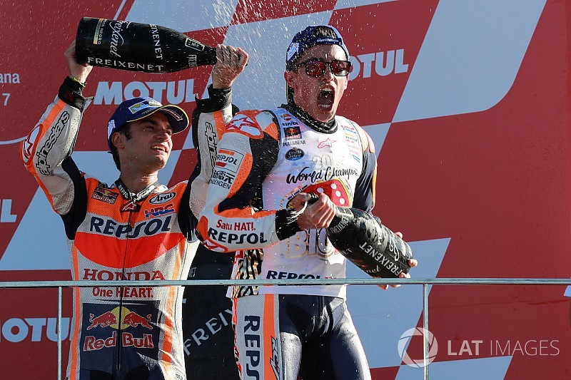 MotoGP Valencia: Pedrosa kazandı, Marquez şampiyon oldu!