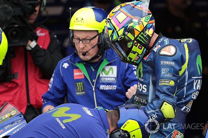 Kembali terjatuh, Rossi heran dengan motornya
