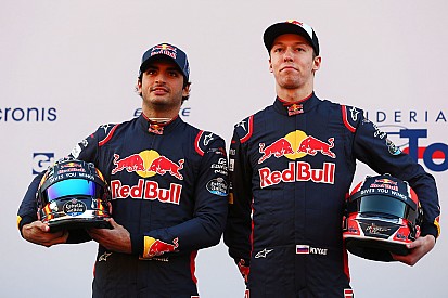 Kvyat sobre Sainz: "Es una fantástica referencia"