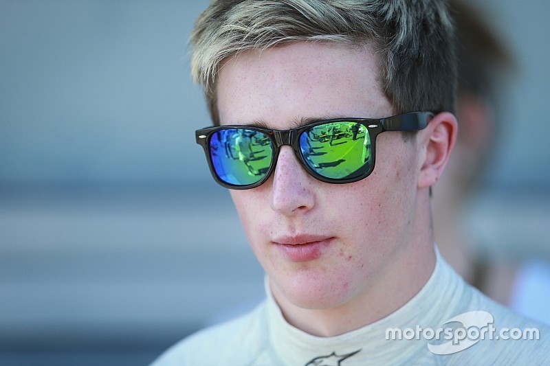 Eriksson voert Motopark 1-2-3-4 aan op testdag 1 EK F3