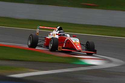 Petecof estreia pontuando na F4 alemã