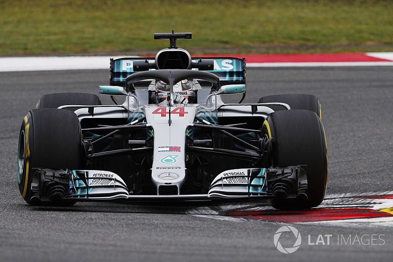Hamilton lidera primeiro treino livre na China