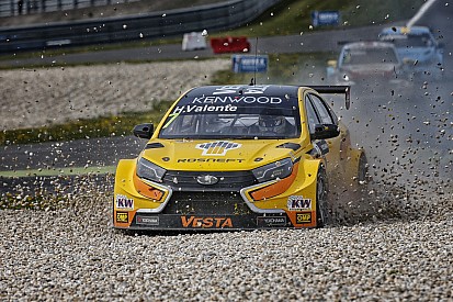 Гонщики Lada не стали искать виновного после столкновения