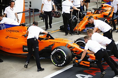 Alonso sigue imbatido en el duelo entre pilotos en clasificación