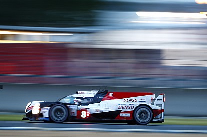 Alonso voa na madrugada e Toyota #8 volta à liderança