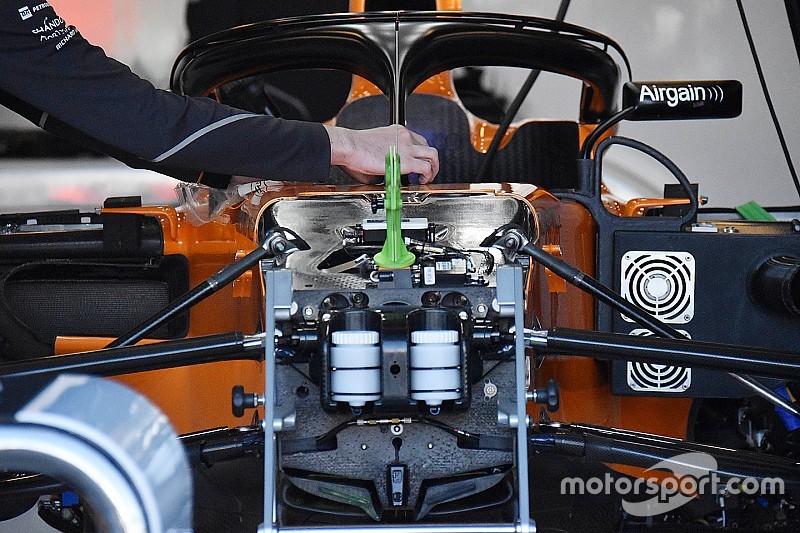 Nem követi a Mercedest az első felfüggesztés kialakításában a McLaren