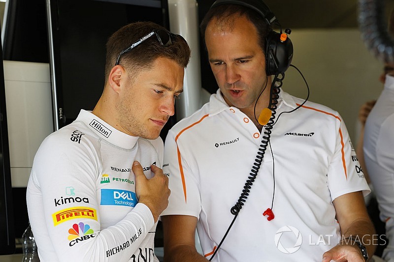 Прес-служба McLaren зганьбилася через помилку у Twitter