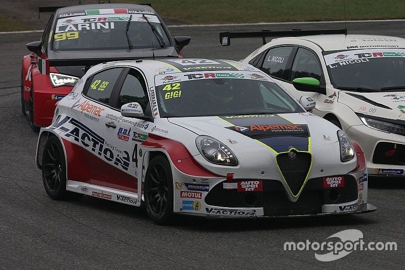 Luigi Ferrara ancora sugli scudi con l'Alfa Romeo, in Gara 2 a Monza arriva la quinta vittoria