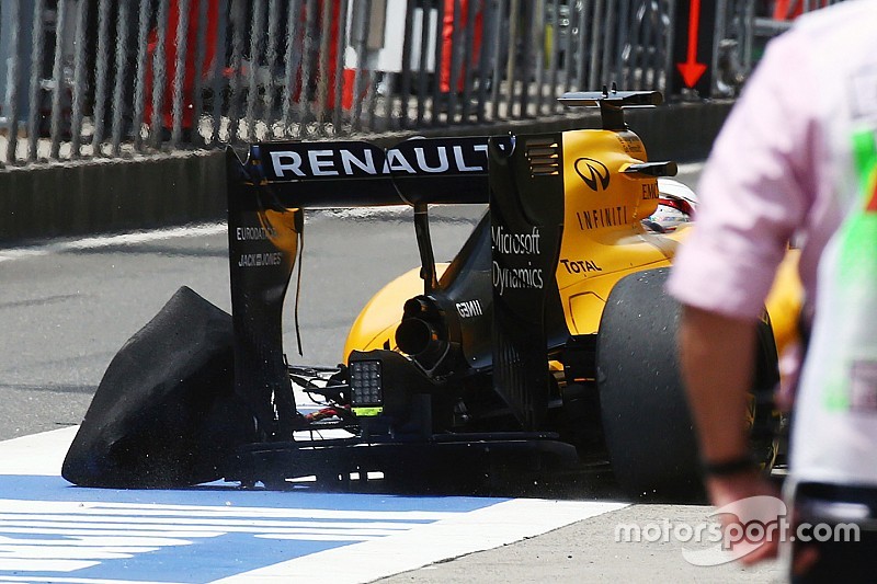 Rosberg snelste in door bandenproblemen gedomineerde eerste training