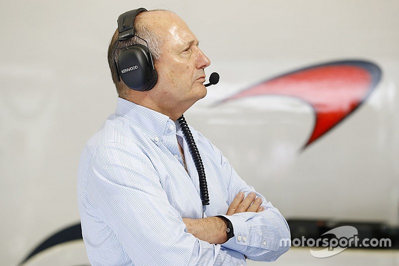 Рон Денніс влаштовує грандіозну прощальну вечірку для McLaren