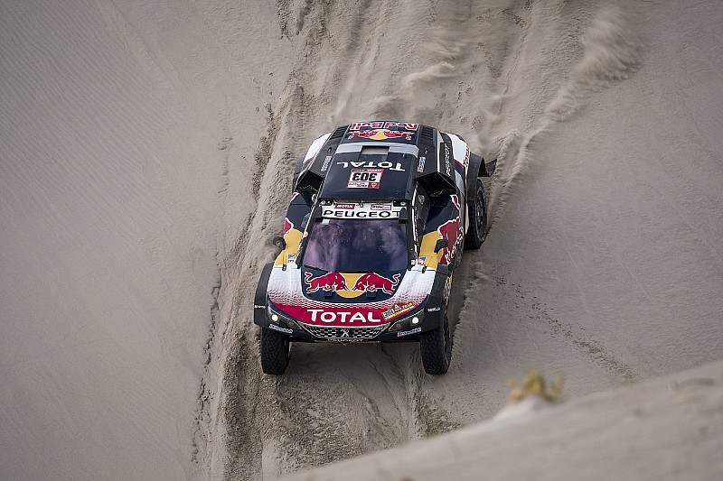 Sainz completó el día con la caja de cambios dañada