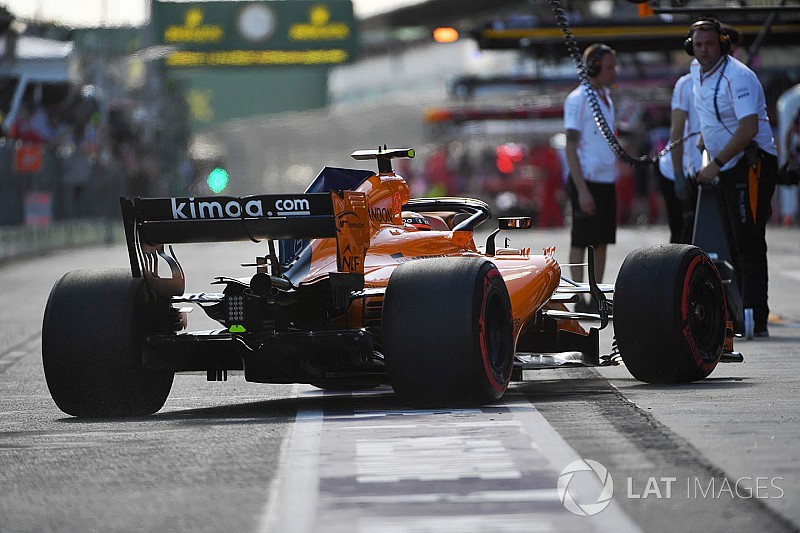 Проблемы на тестах заставили McLaren отложить часть обновлений