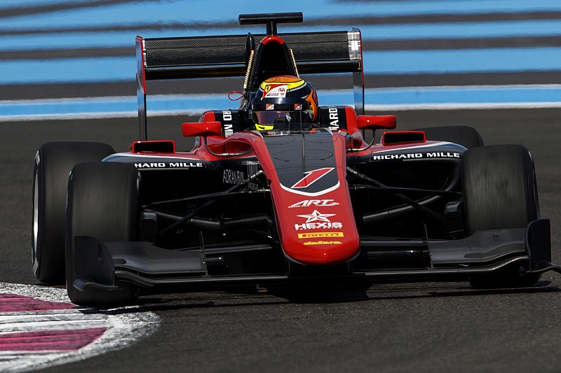 Илотт выиграл спринт GP3 в Ле-Кастелле