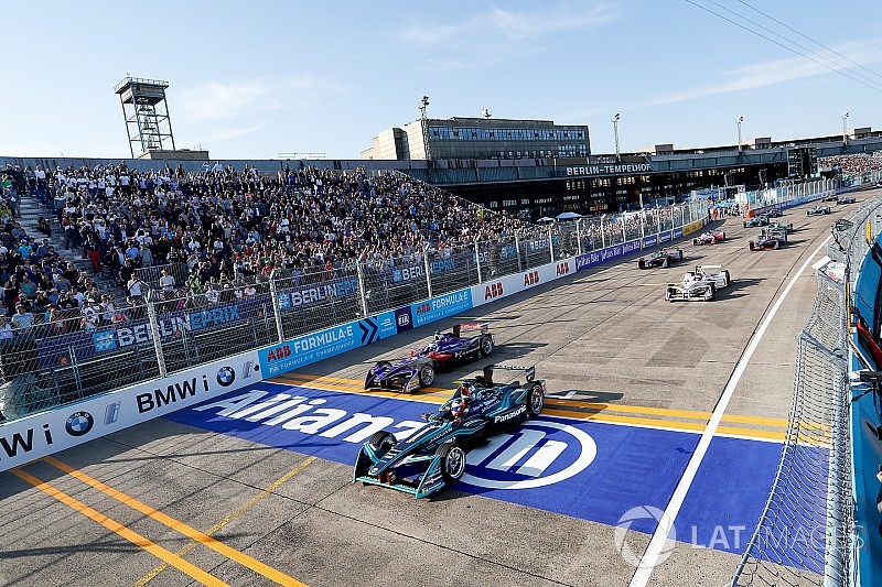 Formule E-fans racen tegen coureurs in nieuwe game