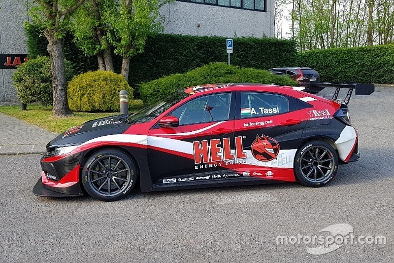 Kiderült, melyik csapattal versenyez Tassi a TCR-ben és a WTCR-ben