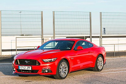 Los cinco coches más baratos con 300 CV (o más)