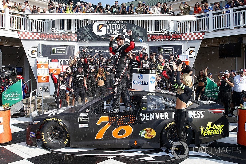 Truex brilha na estratégia e vence em Watkins Glen