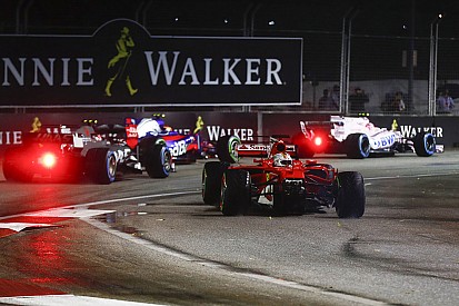 Hamilton nézetéből a szingapúri balhé és Vettel kiesése