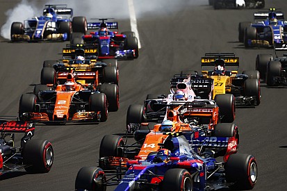 Sainz: Tim papan tengah harus bisa bertarung rebut podium