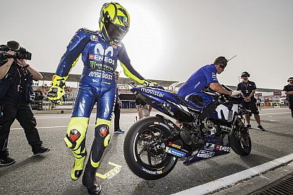 Avec 12 pilotes dans le coup, Rossi s'inquiète de l'usure de ses pneus