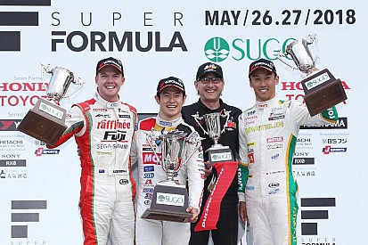 Super Formula Sugo: Yamamoto menang, Kobayashi kehilangan waktu di pit