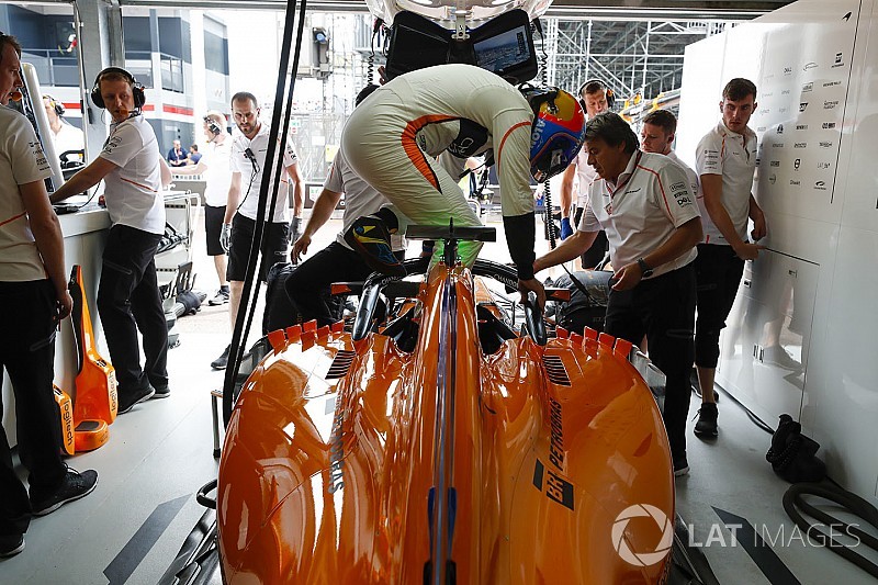 McLaren niega presiones de su inversor para alinear a su hijo en F1