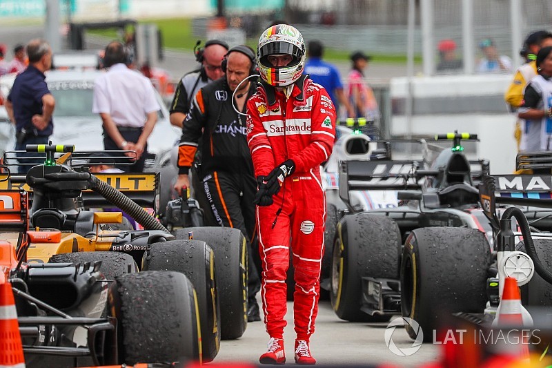 Vettel: „Alonso azt mondta, Ferrari-rajongó, de ma nem úgy viselkedett…”