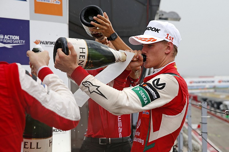Mick Schumacher: Tek idolüm var o da babam