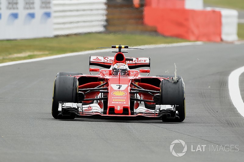 Pirelli: Vettel ve Raikkonen'in sorunları tamamen alakasızdı