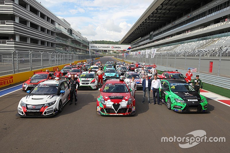 Foto di gruppo per i protagonisti della TCR a Sochi