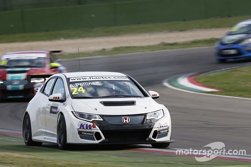 Aku Pellinen conquista la pole per Gara 1 ad Imola