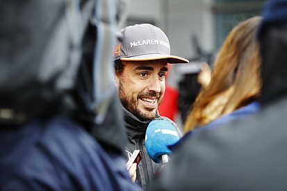 Fernando Alonso juega a ser adivino en redes sociales