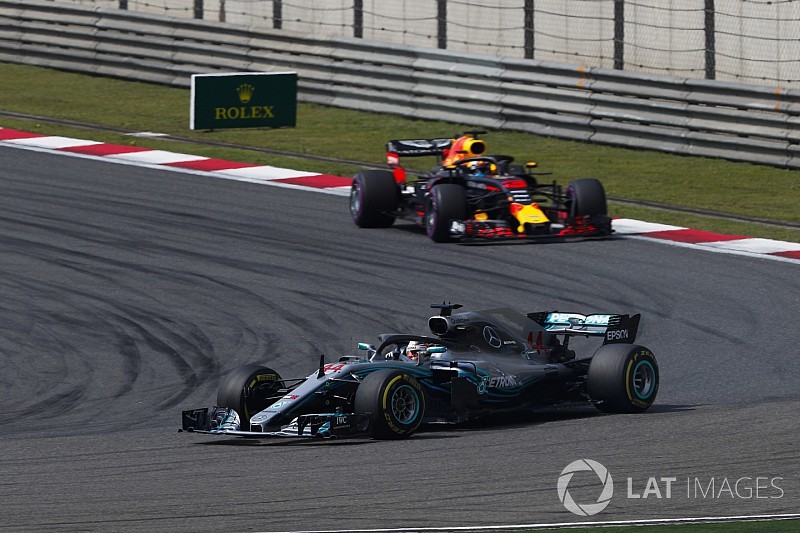 Mercedes, güvenlik aracı periyodunda lastik değişmediği için pişman