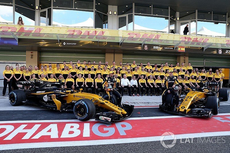 Lepel alatt a 2018-as Renault RS18